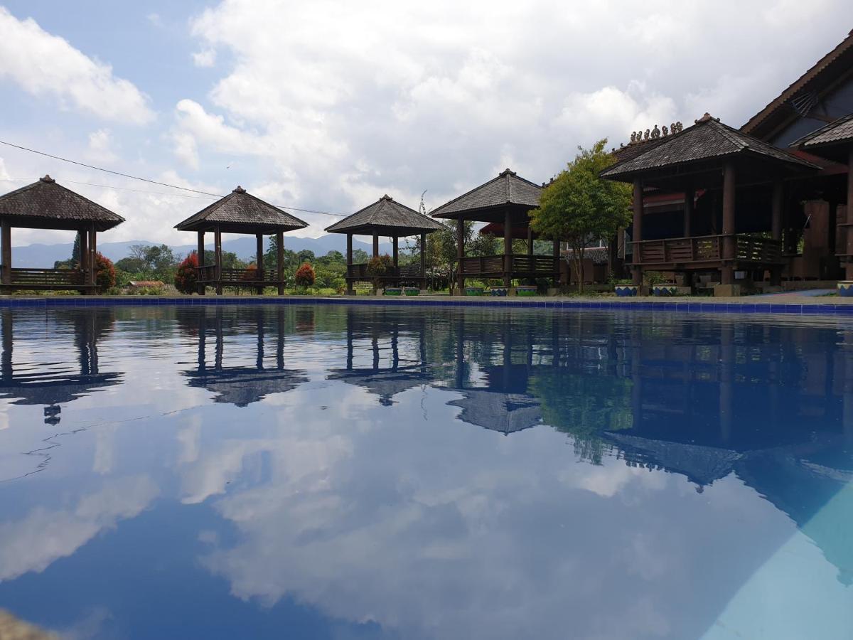 Degung Hillside Hotel Bogor Bagian luar foto