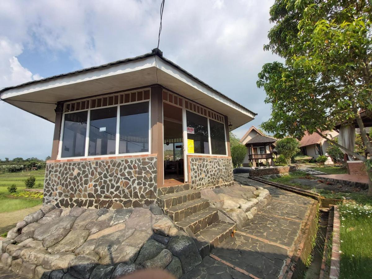 Degung Hillside Hotel Bogor Bagian luar foto